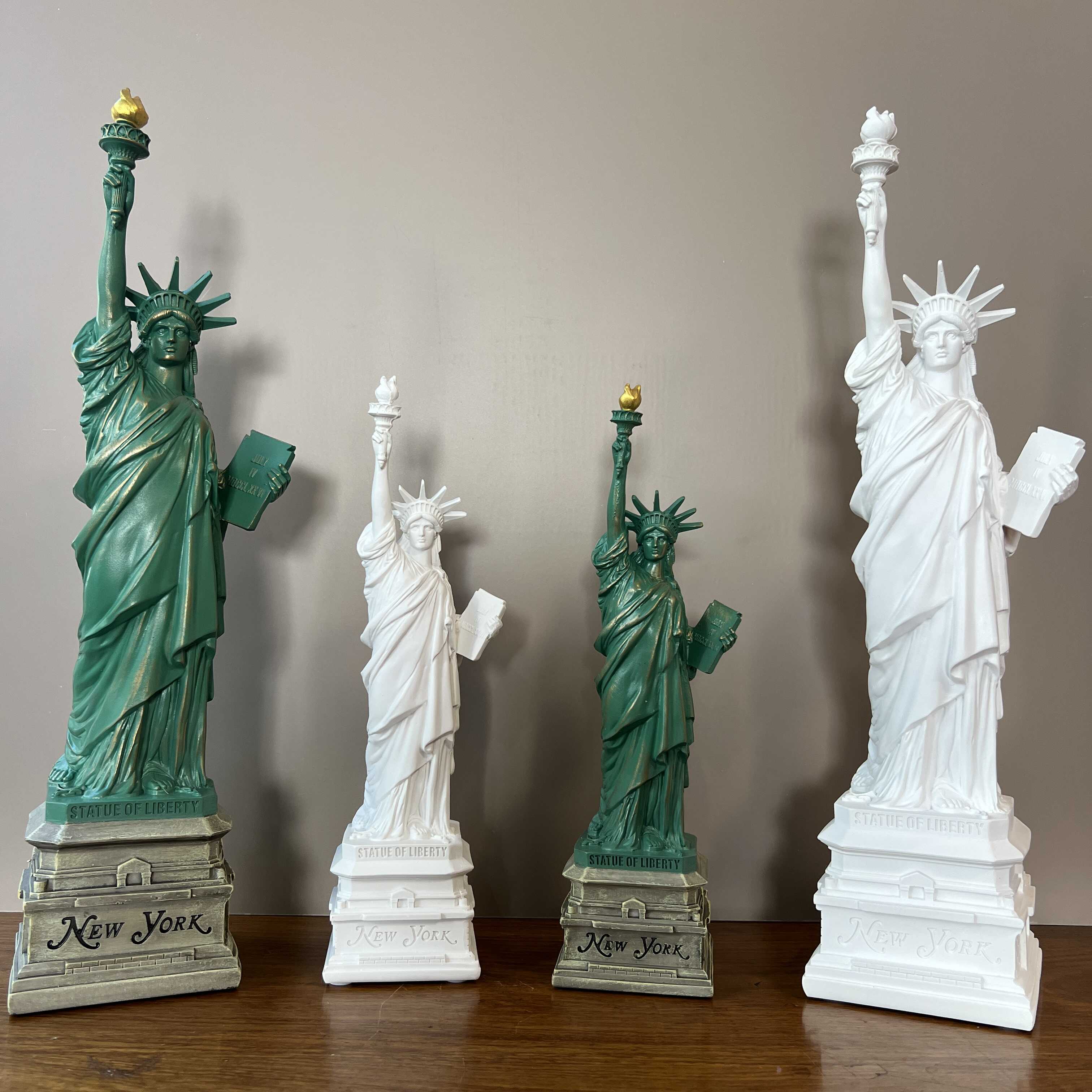 YuryFvna Vrijheidsbeeld Model  - Travel Accessories For Europe recensie en prijs